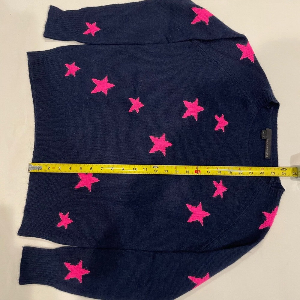 360 Cashmere Navy Sweater With Fuchsia Stars - Picture 4 of 13